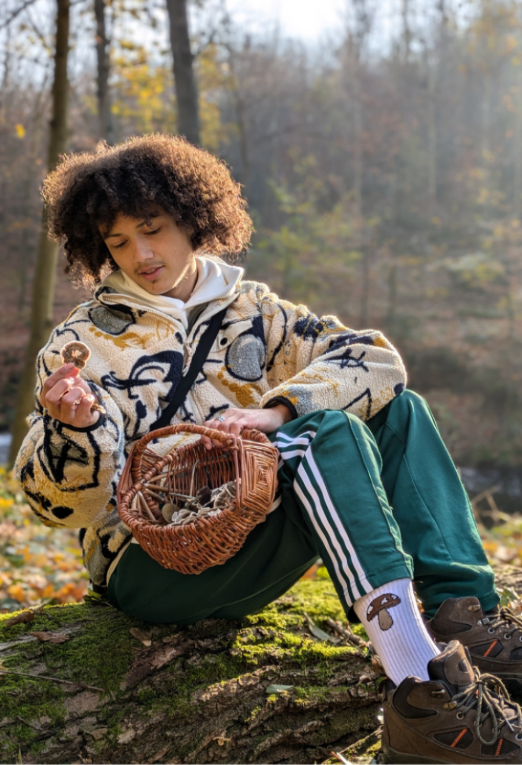 Pilzaddicted Socken mit einzigartigem Pilz-Design – lokal produziert, nachhaltig gefertigt, in Zusammenarbeit mit allesfreunde.