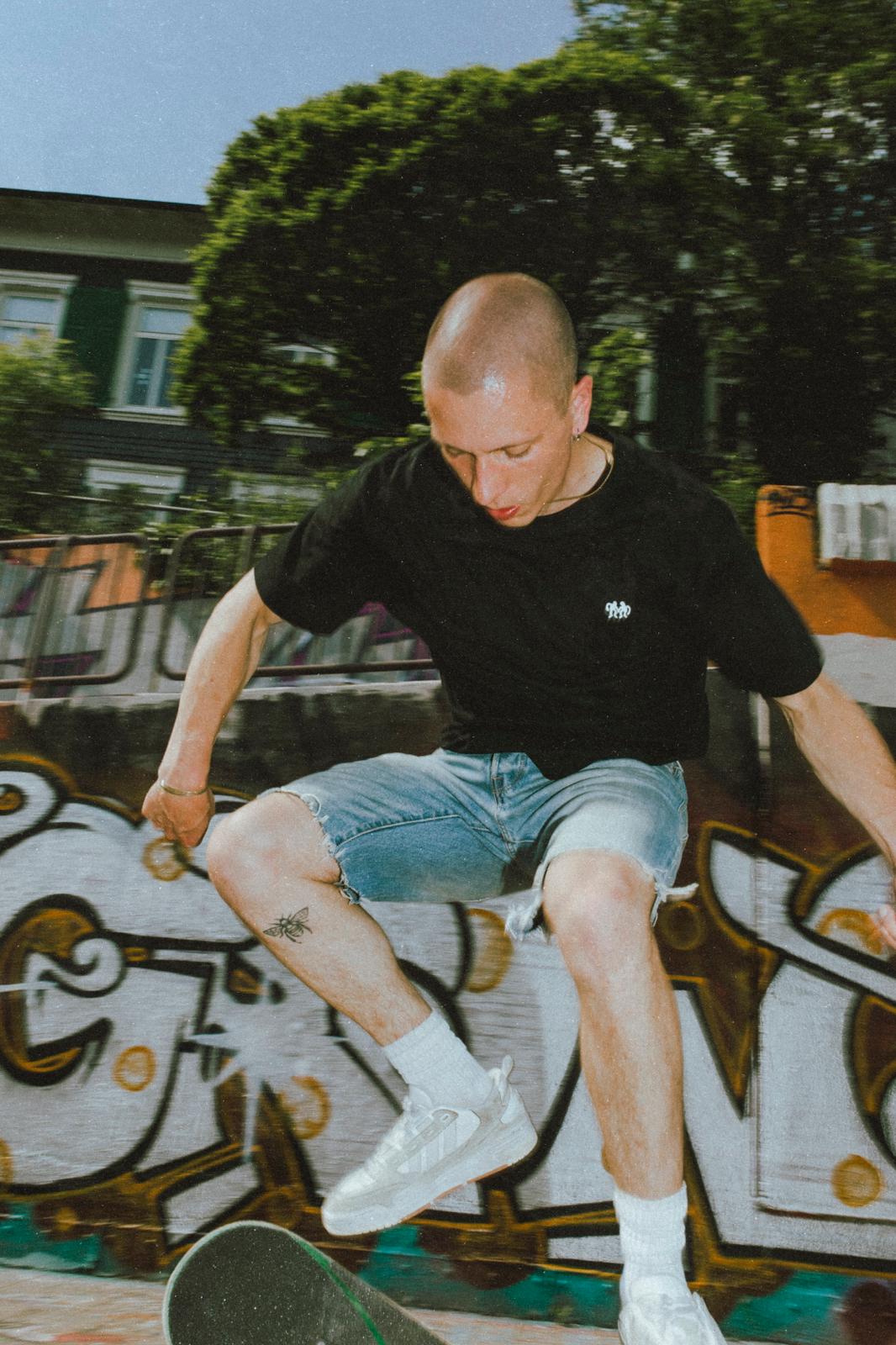 allesfreunde Crew Shirt